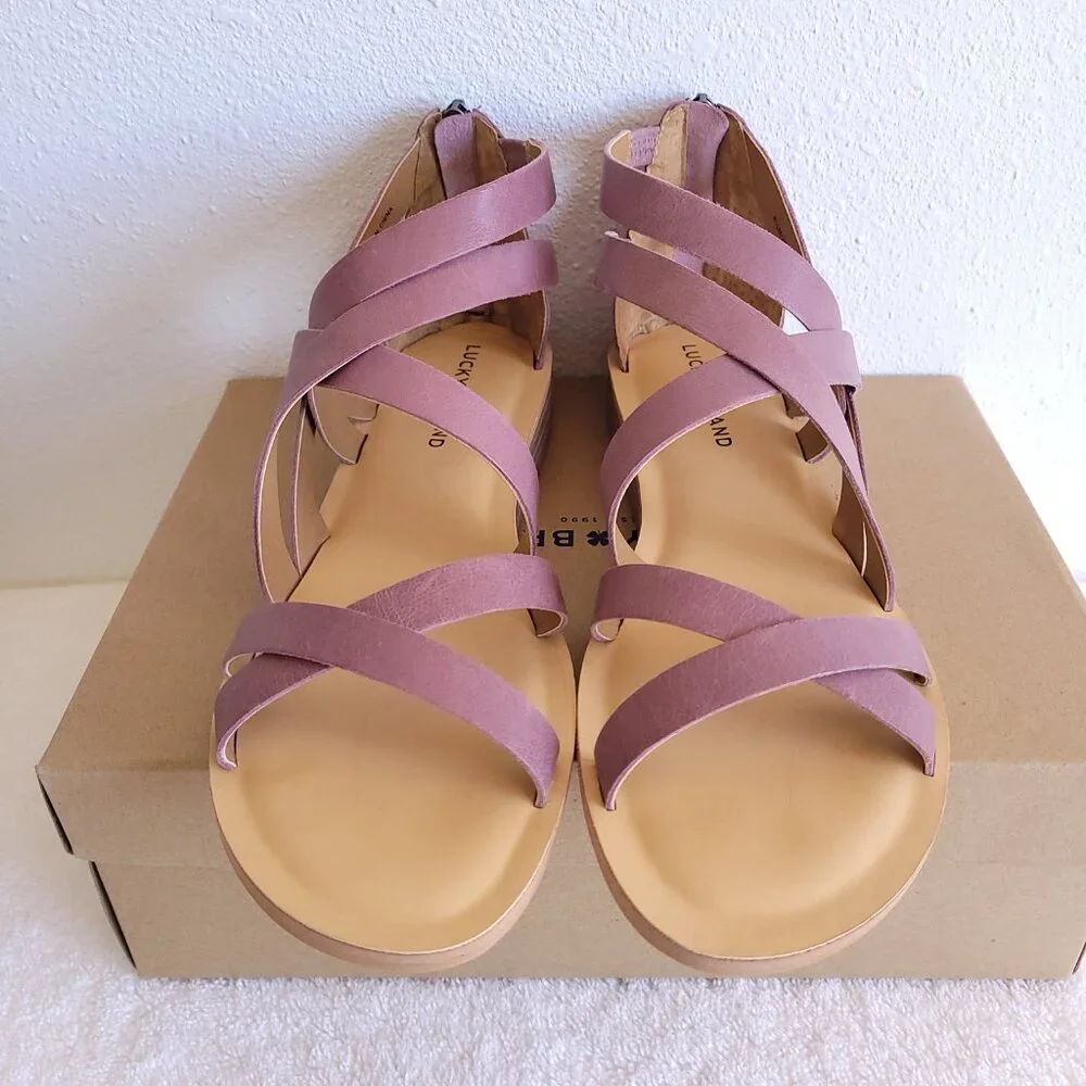 New Lucky Brand Women's "Helenka" leather sandal in amazing Mauve color - Picture 5 of 10